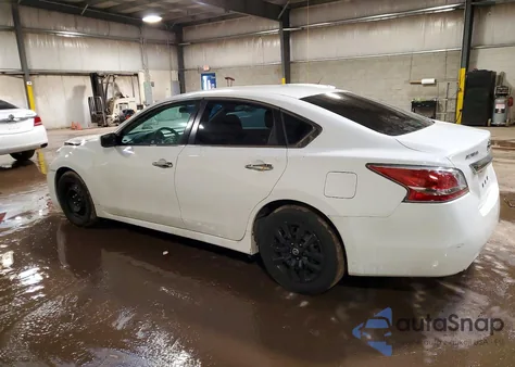 2015 Nissan Altima 2.5 из США, поврежденный, VIN 1N4AL3AP3FN386052